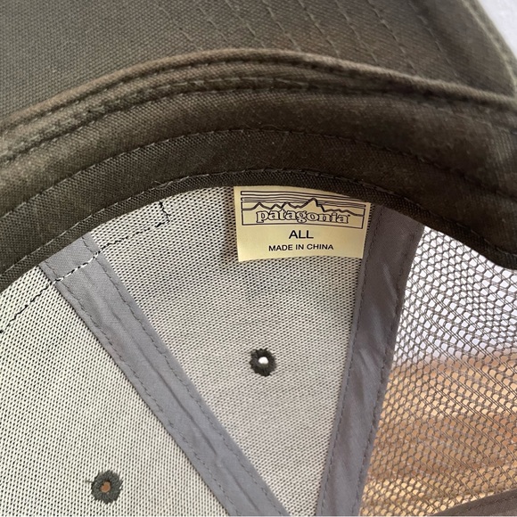 Patagonia Unisex Gray Wave Print Logo Trucker Hat - Picture 7 of 12